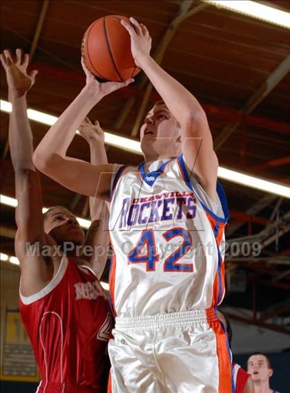 Thumbnail 2 in Meridian vs. Okawville (IHSA Class 1A Sectional Semifinal) photogallery.
