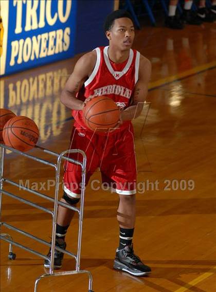 Thumbnail 1 in Meridian vs. Okawville (IHSA Class 1A Sectional Semifinal) photogallery.