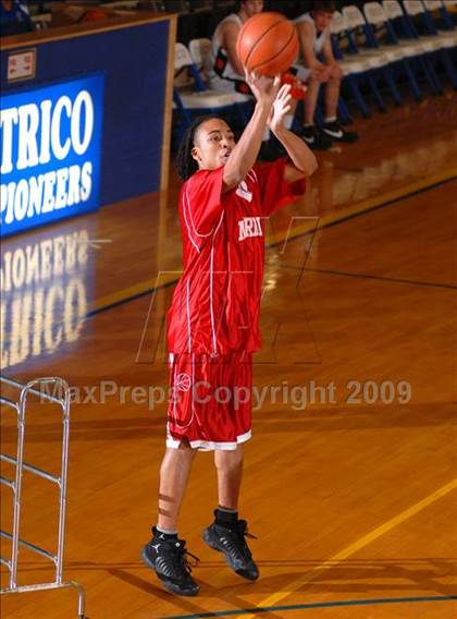 Thumbnail 3 in Meridian vs. Okawville (IHSA Class 1A Sectional Semifinal) photogallery.