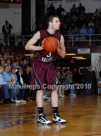 Thumbnail 3 in Sesser-Valier vs. Benton (Benton Invitational Tournament) photogallery.