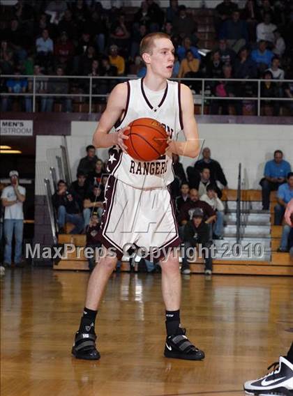 Thumbnail 2 in Sesser-Valier vs. Benton (Benton Invitational Tournament) photogallery.