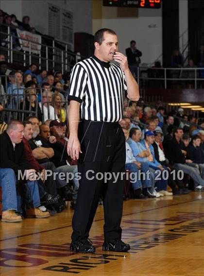 Thumbnail 1 in Sesser-Valier vs. Benton (Benton Invitational Tournament) photogallery.