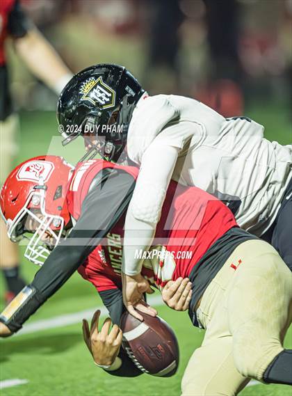 Thumbnail 2 in Servite vs. Orange Lutheran photogallery.