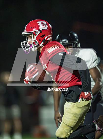 Thumbnail 3 in Servite vs. Orange Lutheran photogallery.