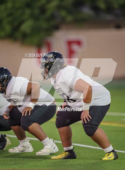 Thumbnail 2 in Servite vs. Orange Lutheran photogallery.