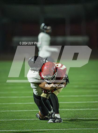 Thumbnail 3 in Servite vs. Orange Lutheran photogallery.