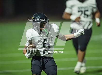 Thumbnail 1 in Servite vs. Orange Lutheran photogallery.