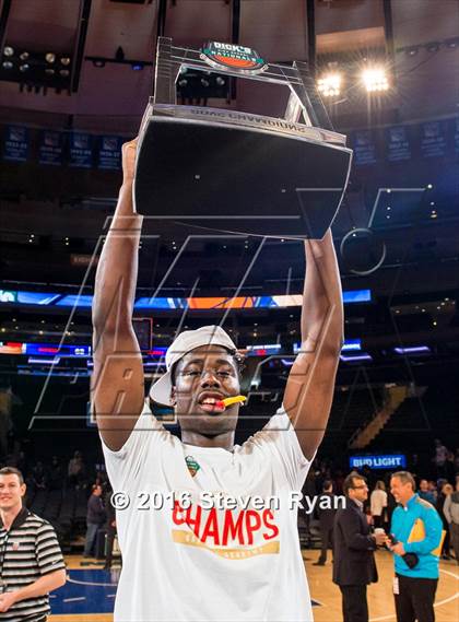 Thumbnail 1 in La Lumiere vs. Oak Hill Academy (DICK's National Tournament Final) photogallery.