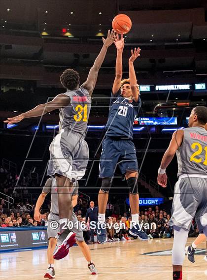 Thumbnail 2 in La Lumiere vs. Oak Hill Academy (DICK's National Tournament Final) photogallery.