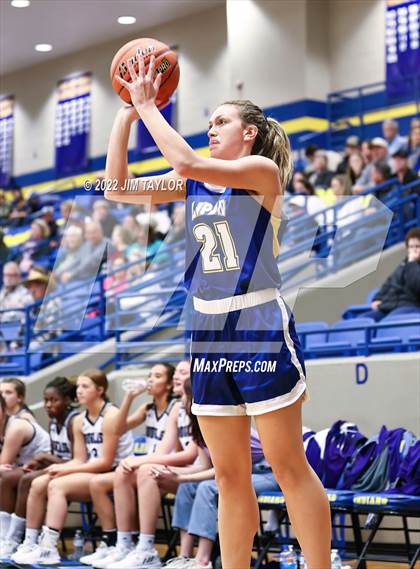 Thumbnail 3 in Lipan vs Douglass (Lipan HD Howard Classic) photogallery.