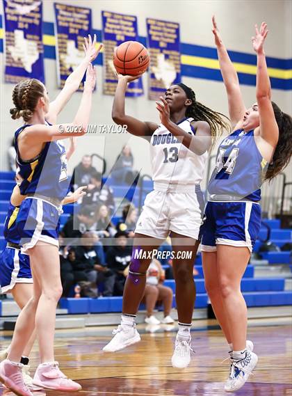 Thumbnail 2 in Lipan vs Douglass (Lipan HD Howard Classic) photogallery.