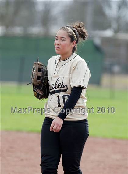 Thumbnail 3 in Sonora vs. Enochs photogallery.