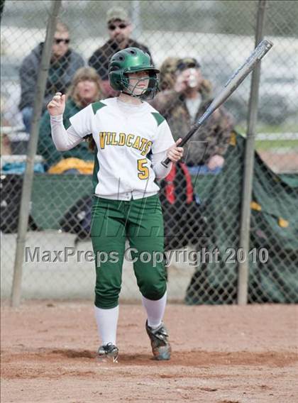 Thumbnail 3 in Sonora vs. Enochs photogallery.