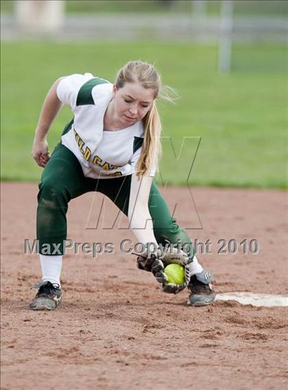 Thumbnail 3 in Sonora vs. Enochs photogallery.
