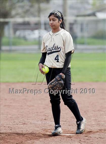 Thumbnail 1 in Sonora vs. Enochs photogallery.