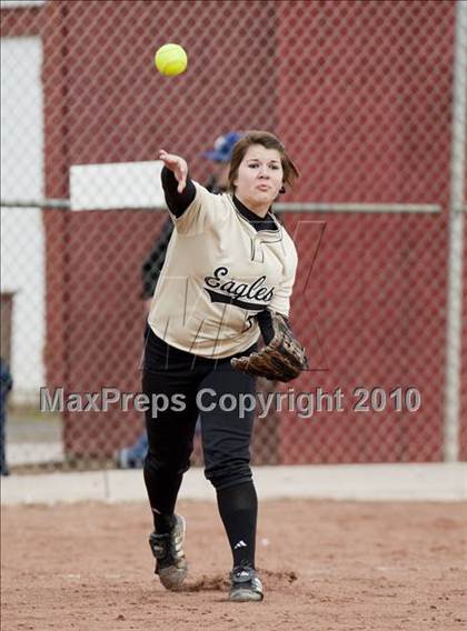 Thumbnail 3 in Sonora vs. Enochs photogallery.