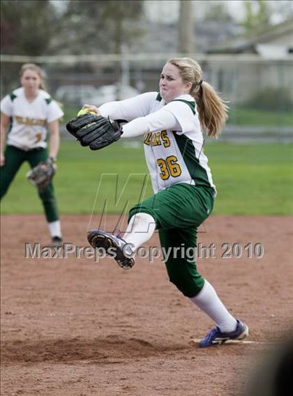 Thumbnail 3 in Sonora vs. Enochs photogallery.