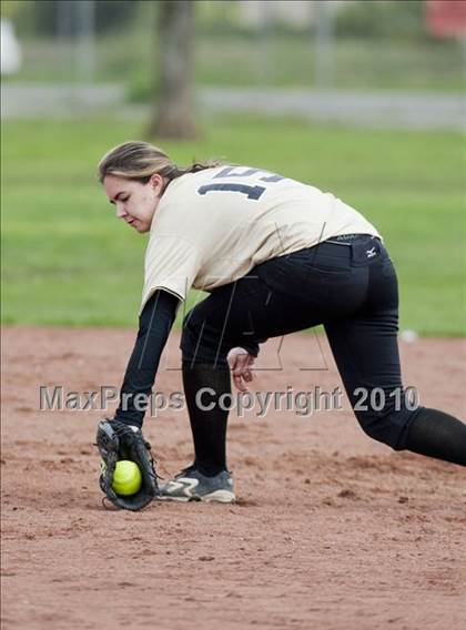 Thumbnail 3 in Sonora vs. Enochs photogallery.