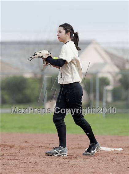 Thumbnail 3 in Sonora vs. Enochs photogallery.