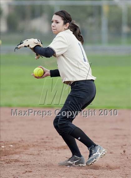 Thumbnail 1 in Sonora vs. Enochs photogallery.