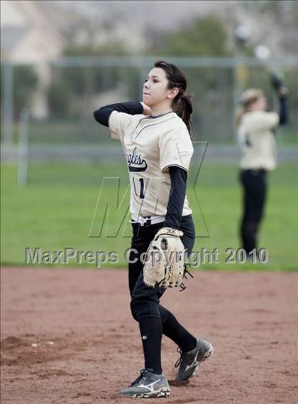 Thumbnail 2 in Sonora vs. Enochs photogallery.