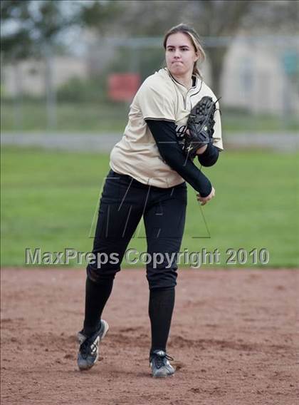Thumbnail 3 in Sonora vs. Enochs photogallery.