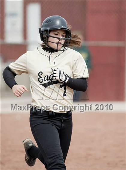 Thumbnail 3 in Sonora vs. Enochs photogallery.