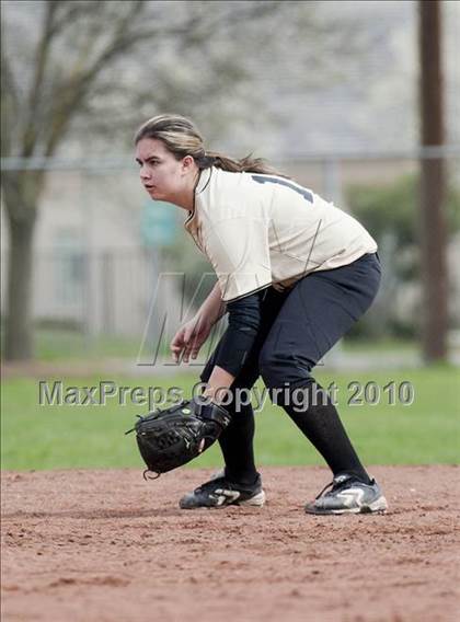 Thumbnail 2 in Sonora vs. Enochs photogallery.