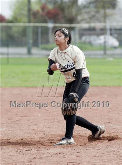Thumbnail 2 in Sonora vs. Enochs photogallery.