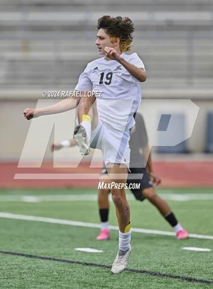 Thumbnail 3 in Magnolia West vs. Goose Creek Memorial (UIL Soccer 5A Region 3 Regional Final) photogallery.