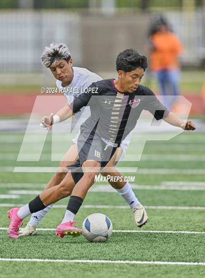Thumbnail 3 in Magnolia West vs. Goose Creek Memorial (UIL Soccer 5A Region 3 Regional Final) photogallery.