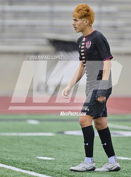 Thumbnail 3 in Magnolia West vs. Goose Creek Memorial (UIL Soccer 5A Region 3 Regional Final) photogallery.