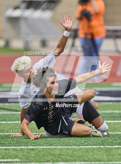Thumbnail 2 in Magnolia West vs. Goose Creek Memorial (UIL Soccer 5A Region 3 Regional Final) photogallery.