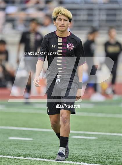 Thumbnail 2 in Magnolia West vs. Goose Creek Memorial (UIL Soccer 5A Region 3 Regional Final) photogallery.