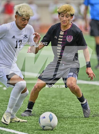 Thumbnail 2 in Magnolia West vs. Goose Creek Memorial (UIL Soccer 5A Region 3 Regional Final) photogallery.