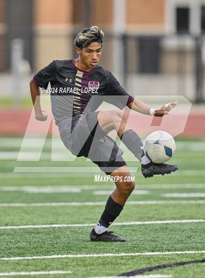 Thumbnail 1 in Magnolia West vs. Goose Creek Memorial (UIL Soccer 5A Region 3 Regional Final) photogallery.