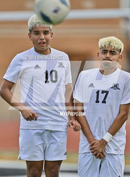 Thumbnail 1 in Magnolia West vs. Goose Creek Memorial (UIL Soccer 5A Region 3 Regional Final) photogallery.