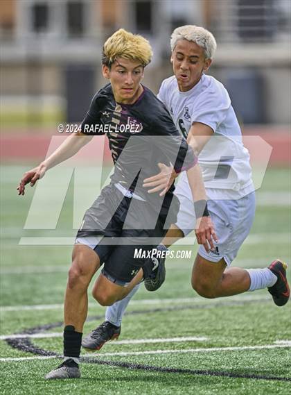 Thumbnail 3 in Magnolia West vs. Goose Creek Memorial (UIL Soccer 5A Region 3 Regional Final) photogallery.