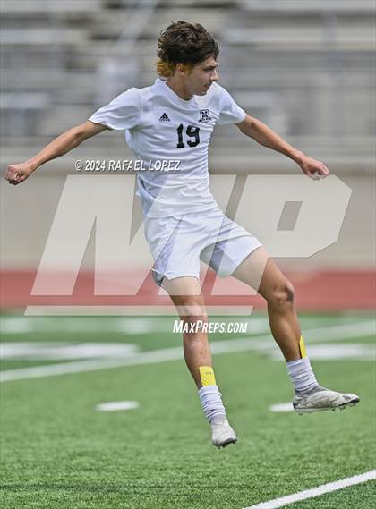 Thumbnail 2 in Magnolia West vs. Goose Creek Memorial (UIL Soccer 5A Region 3 Regional Final) photogallery.