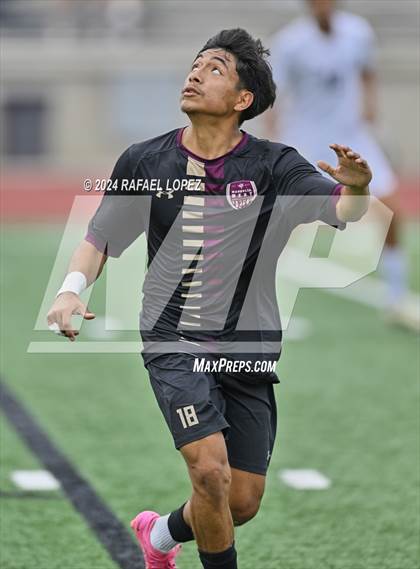 Thumbnail 2 in Magnolia West vs. Goose Creek Memorial (UIL Soccer 5A Region 3 Regional Final) photogallery.