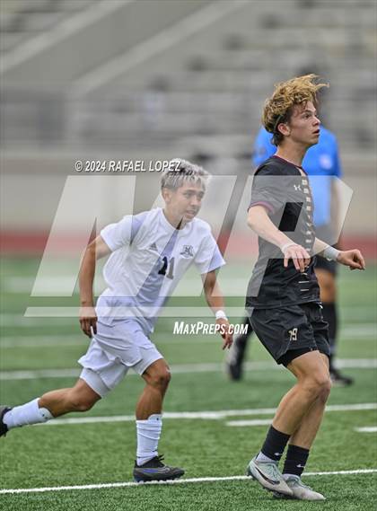 Thumbnail 3 in Magnolia West vs. Goose Creek Memorial (UIL Soccer 5A Region 3 Regional Final) photogallery.