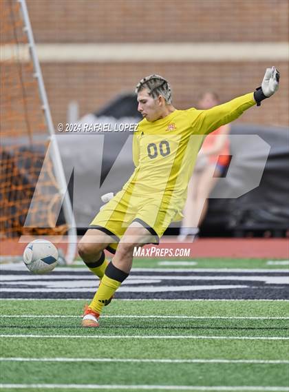 Thumbnail 1 in Magnolia West vs. Goose Creek Memorial (UIL Soccer 5A Region 3 Regional Final) photogallery.