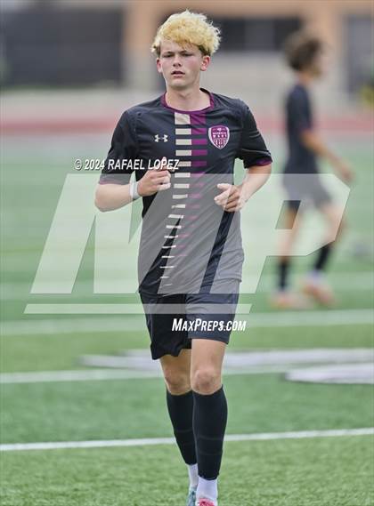 Thumbnail 2 in Magnolia West vs. Goose Creek Memorial (UIL Soccer 5A Region 3 Regional Final) photogallery.