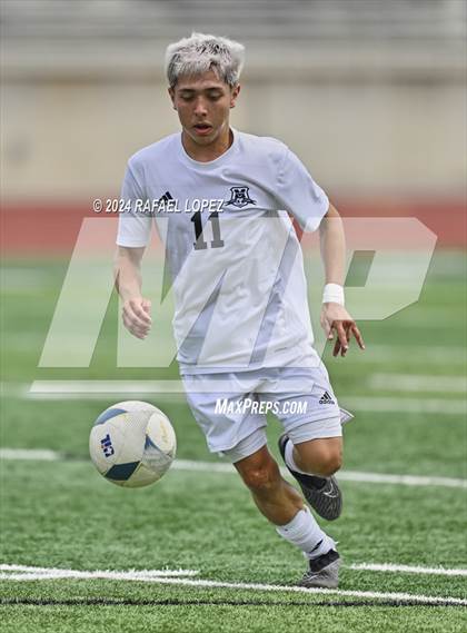 Thumbnail 3 in Magnolia West vs. Goose Creek Memorial (UIL Soccer 5A Region 3 Regional Final) photogallery.
