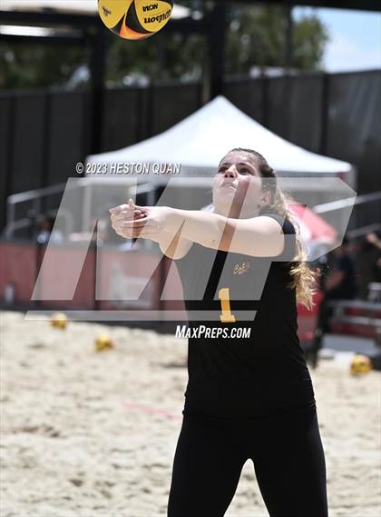 Thumbnail 1 in Mira Costa vs. Mater Dei (CIF-SS D1 Semi-Final) photogallery.