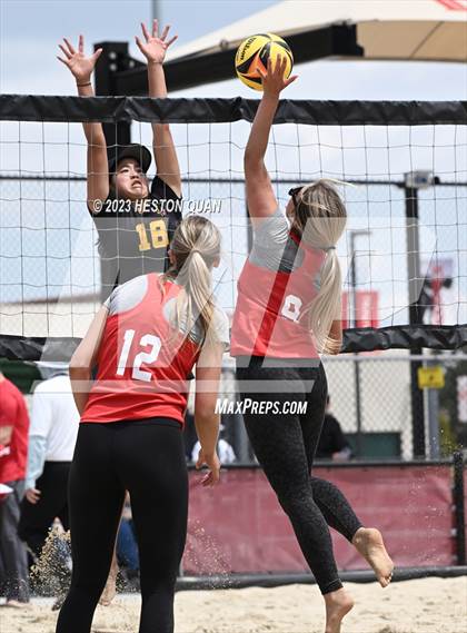 Thumbnail 1 in Mira Costa vs. Mater Dei (CIF-SS D1 Semi-Final) photogallery.