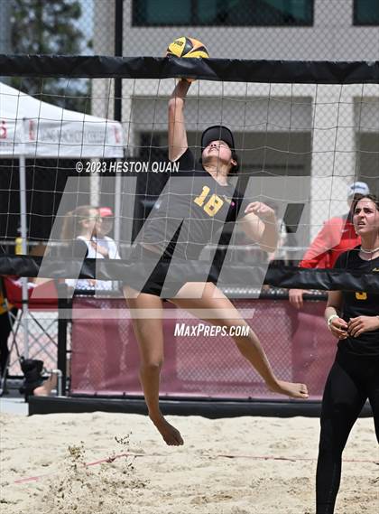 Thumbnail 1 in Mira Costa vs. Mater Dei (CIF-SS D1 Semi-Final) photogallery.