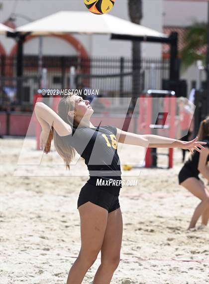 Thumbnail 2 in Mira Costa vs. Mater Dei (CIF-SS D1 Semi-Final) photogallery.