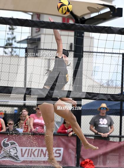 Thumbnail 2 in Mira Costa vs. Mater Dei (CIF-SS D1 Semi-Final) photogallery.