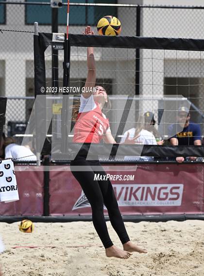 Thumbnail 3 in Mira Costa vs. Mater Dei (CIF-SS D1 Semi-Final) photogallery.